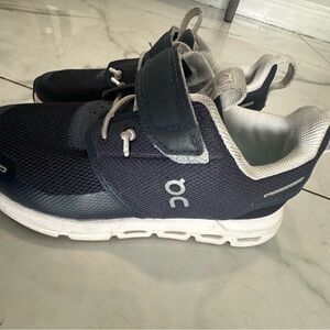 On Cloud Play Sneakers - Little Kid